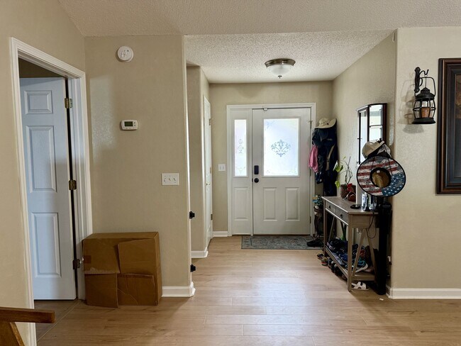 Building Photo - 4693 Ridge Pointe Dr