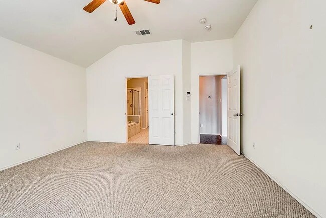 Building Photo - 4844 Grinstein Dr