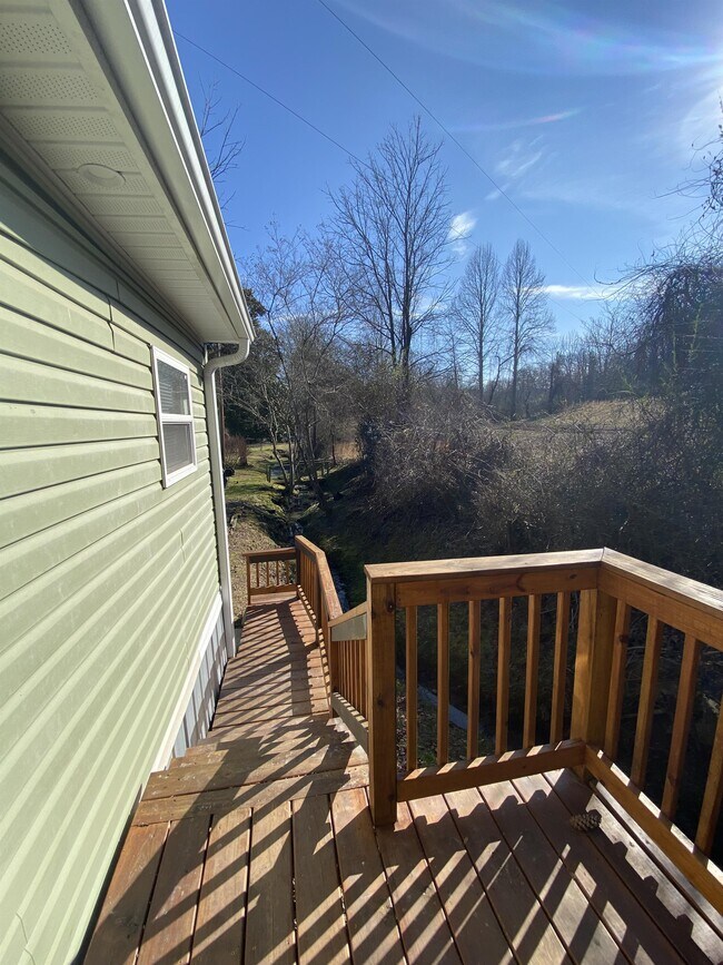 Building Photo - 50 Parkers Creek Ln