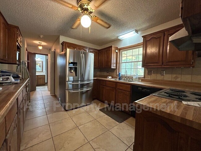 Building Photo - 4084 N Lexington Ln