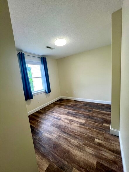 Second Bedroom - 103 Main St