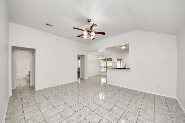 Building Photo - 142 Big Thicket Dr