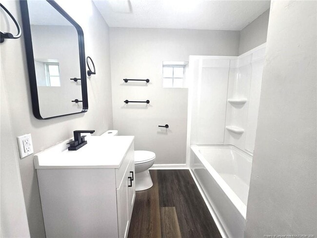 Building Photo - 874 W Orange St