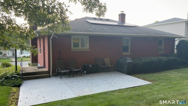 Building Photo - 67 Phyllis Ave