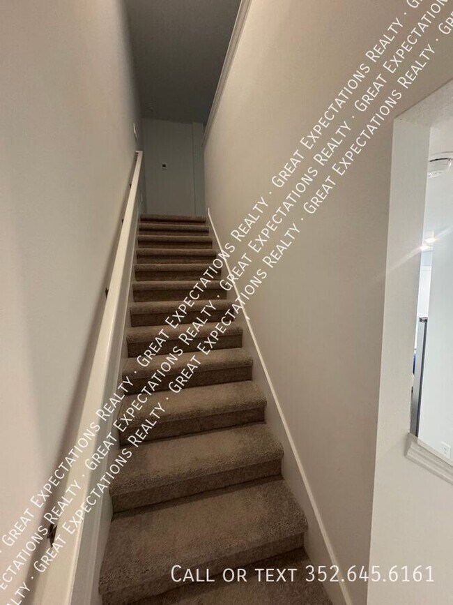 Building Photo - 4923 SW 81st Ln