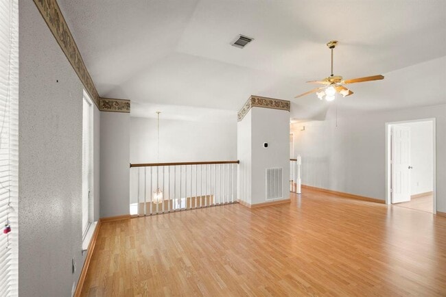 Building Photo - 12819 Orchard Hollow Way