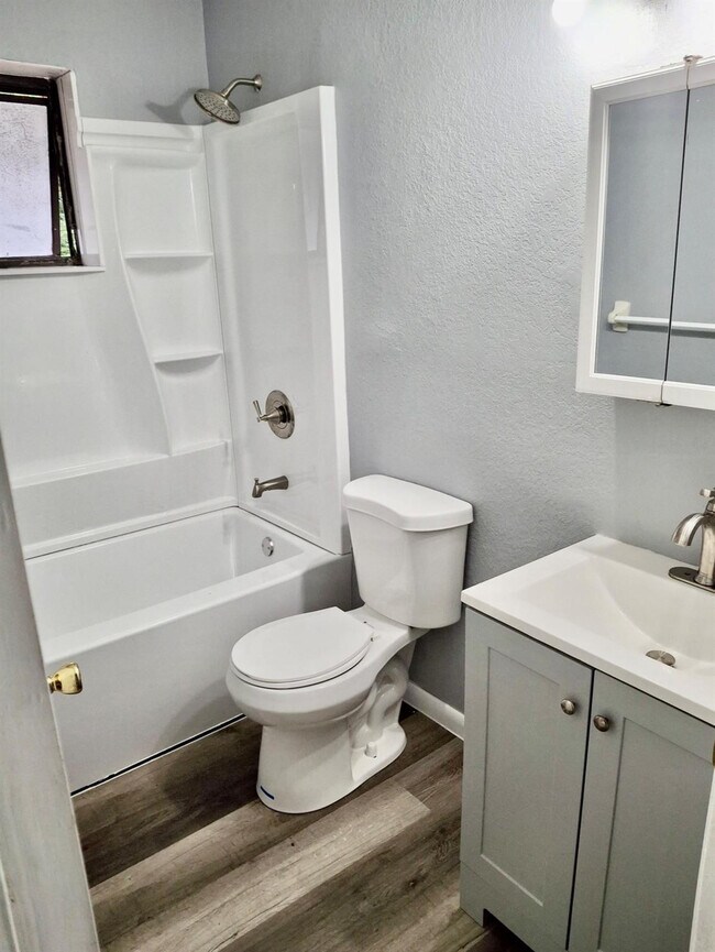 Building Photo - 910 Wagner Pl