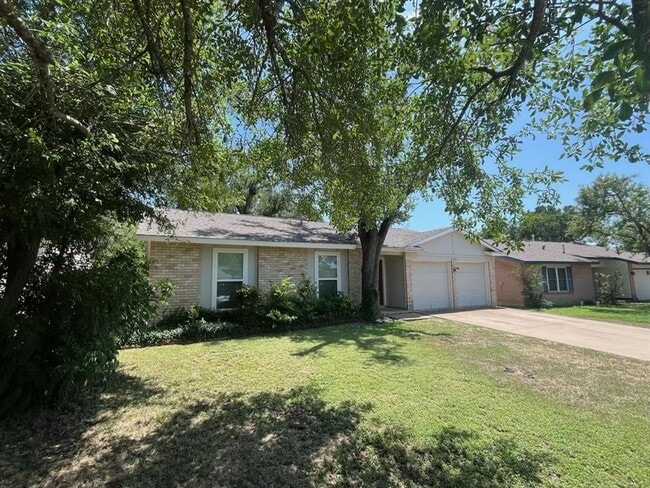 Building Photo - 3930 Leafield Dr