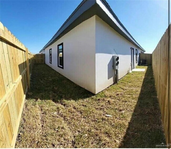 Building Photo - 10 Jessie St