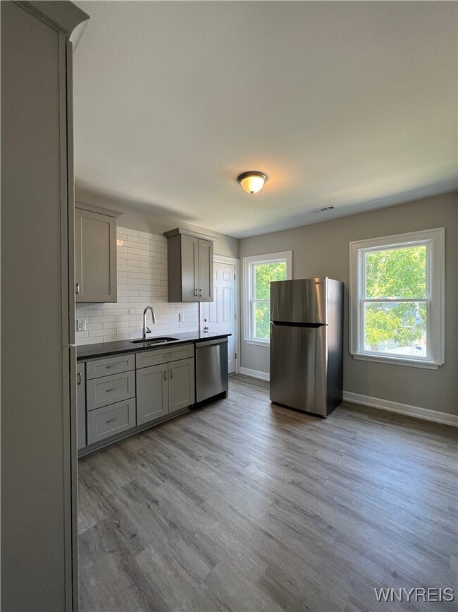 Building Photo - 355 Plymouth Ave