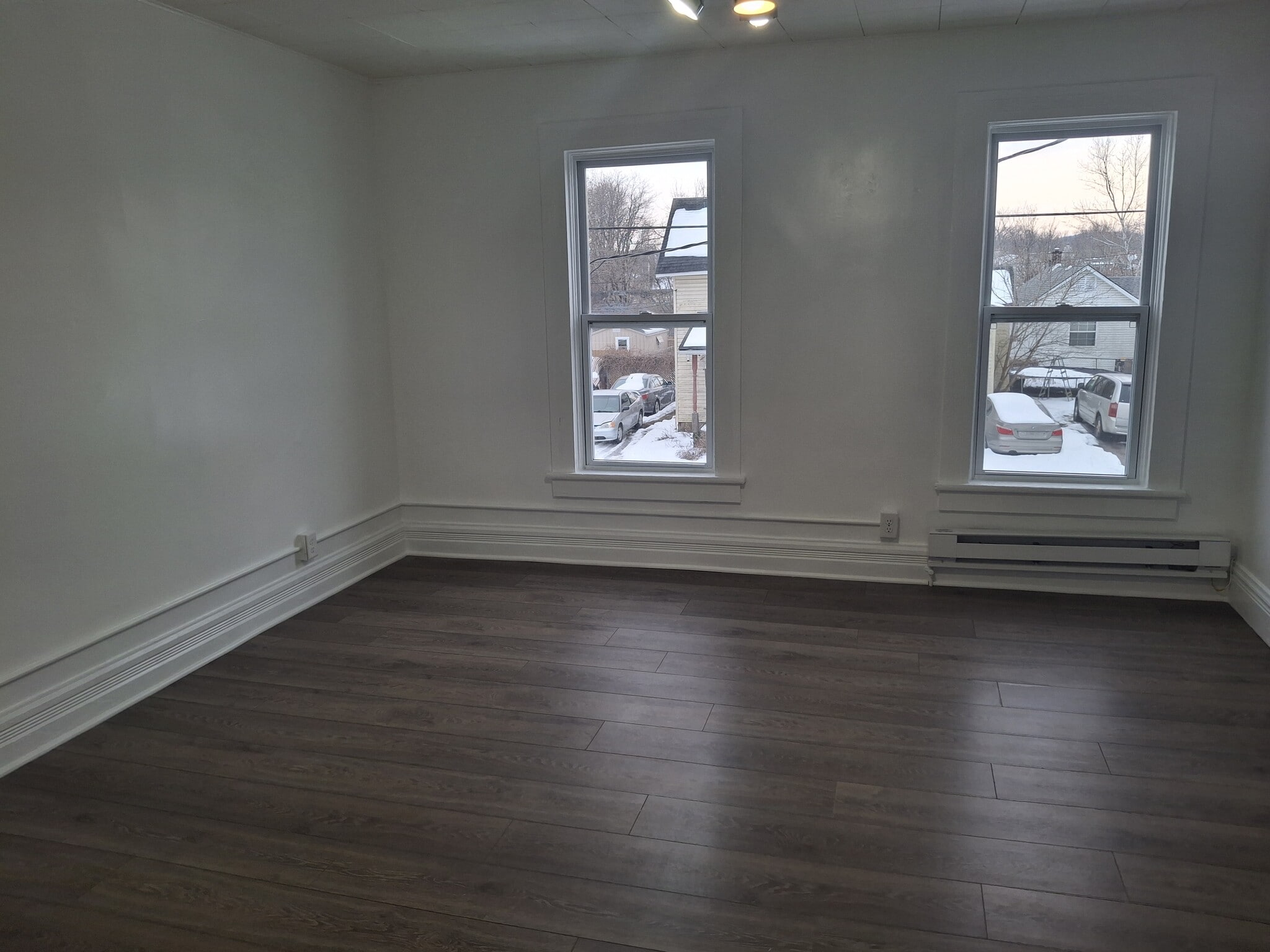 Building Photo - 28 Western Ave