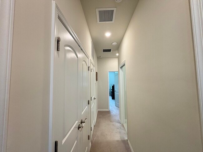 Building Photo - 8349 Cadre Noir Rd