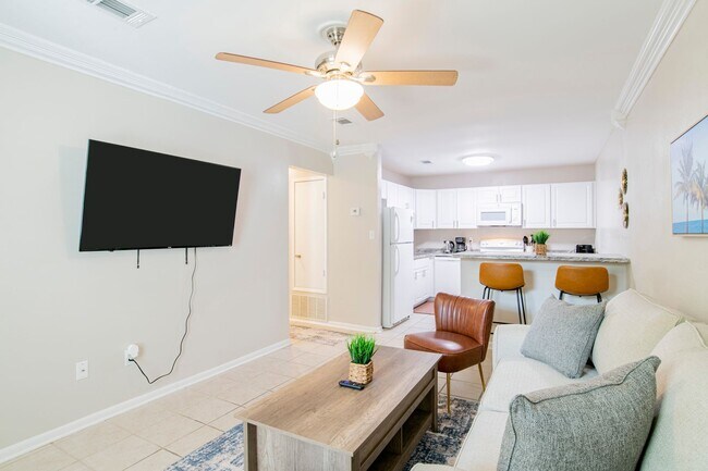 Building Photo - Coastal Condo for rent!