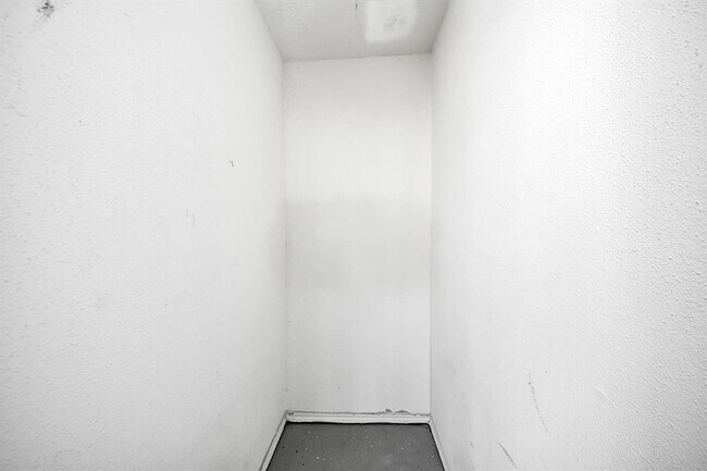 Building Photo - 14550 Fonmeadow Dr