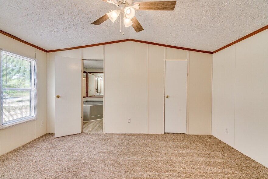 Building Photo - 3905 Byrd Rd