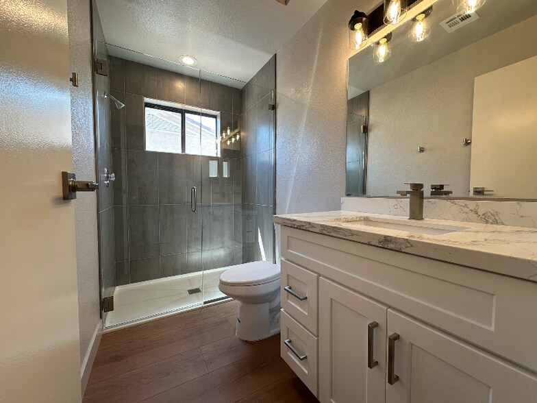 Building Photo - 3330 Tolteca Dr
