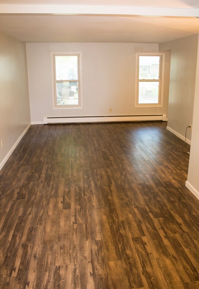 Building Photo - Curwood Dr