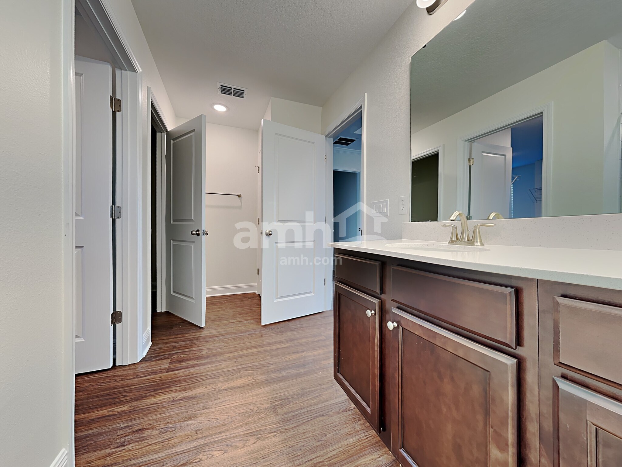 Building Photo - 804 Heavenly Dr