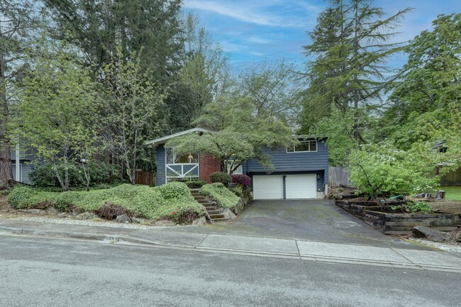 Primary Photo - Beautiful 4bd, 2.5ba Home by Marymoor Park...