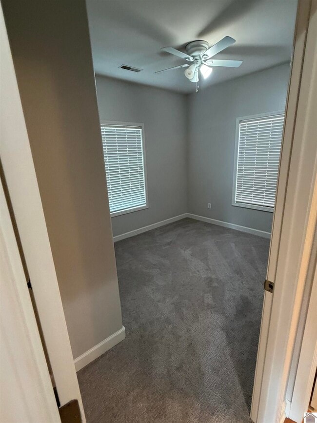 Building Photo - 2647 Legends Dr