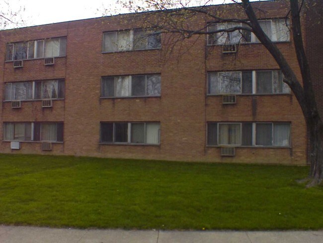 Primary Photo - Linden Court Apartments