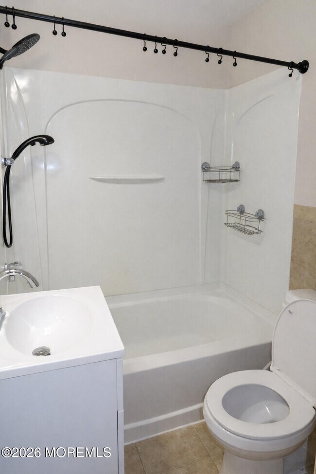 Building Photo - 825 Leeward Dr