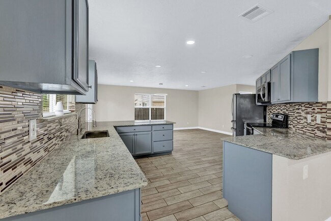 Building Photo - 6205 Winnebago Ct