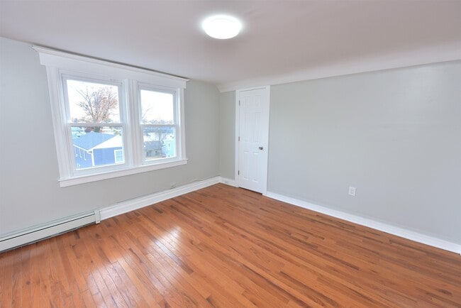 Building Photo - 173 Watson Ave