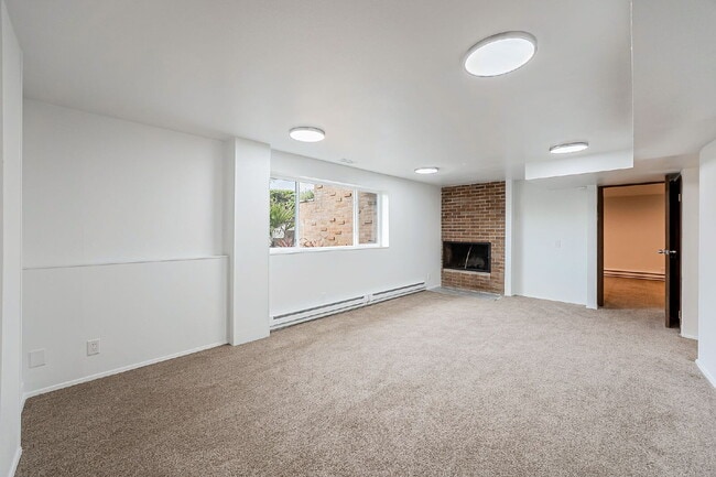 Building Photo - 13918 SE 23rd St