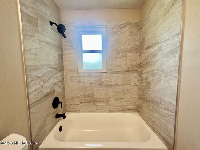 Building Photo - 1602 Forbes St