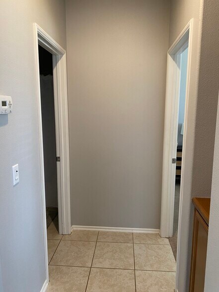 Building Photo - 1258 Wellington Dr