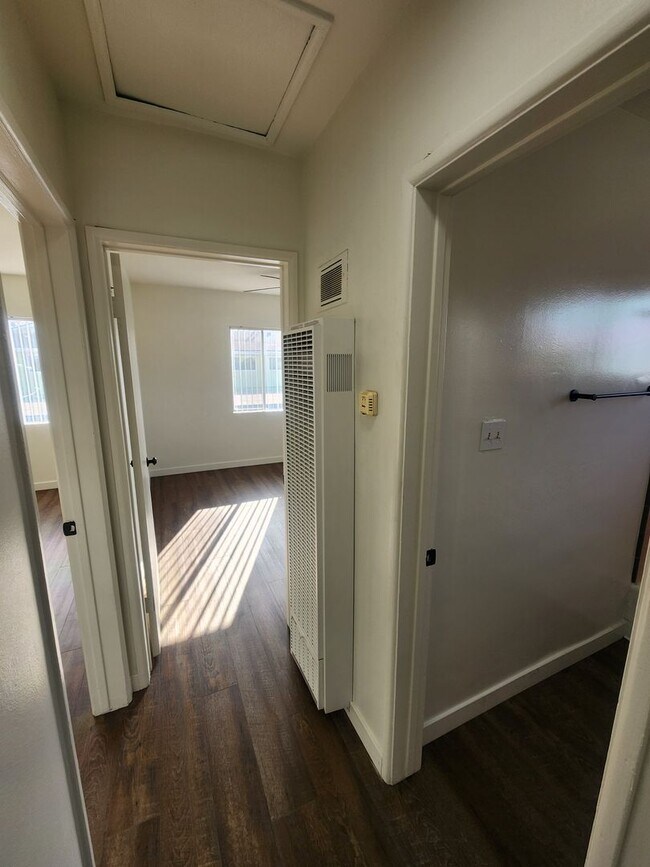 Building Photo - Raymond