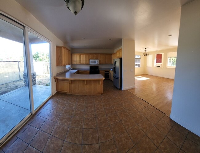 Building Photo - Super close to Poly- Approx. 1000 feet from Cal Poly Grand Avenue entrance-VERY CLOSE!!!