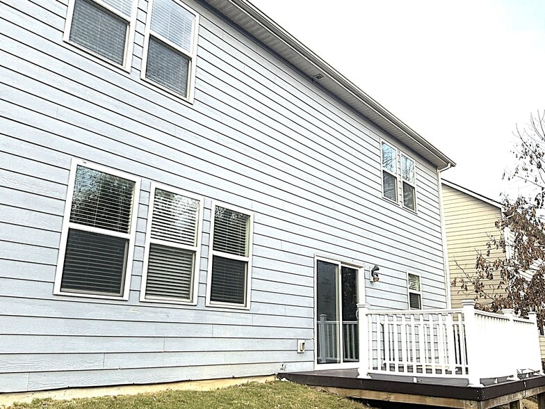 Building Photo - 1027 Monitor Ct