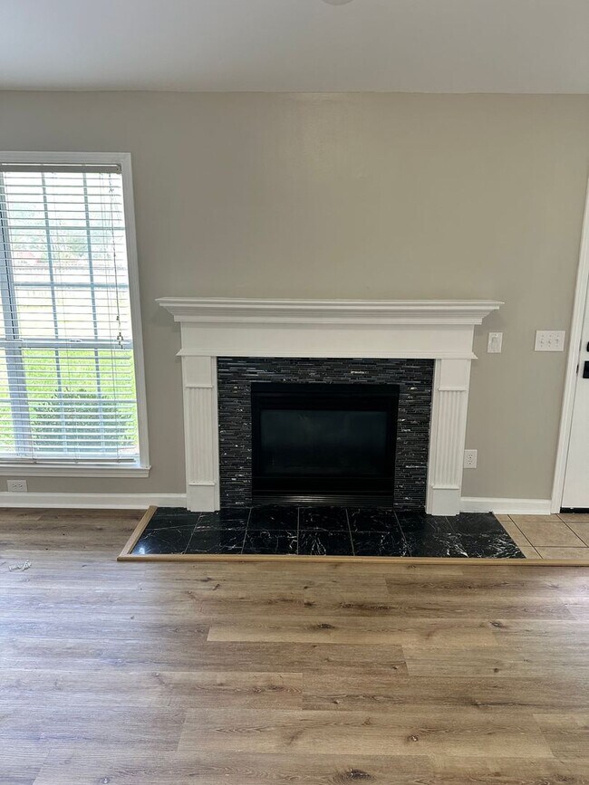 Building Photo - Gorgeous Home in Dothan, AL