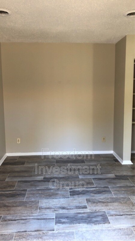 Building Photo - 5239 Pocahontas Dr