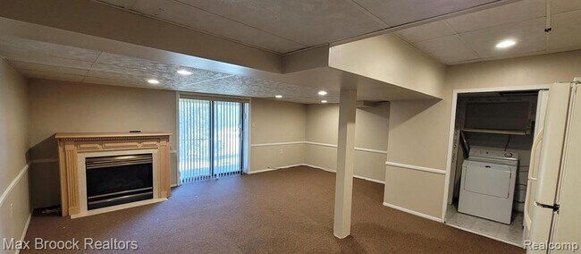 Building Photo - 7416 Azalea Ct