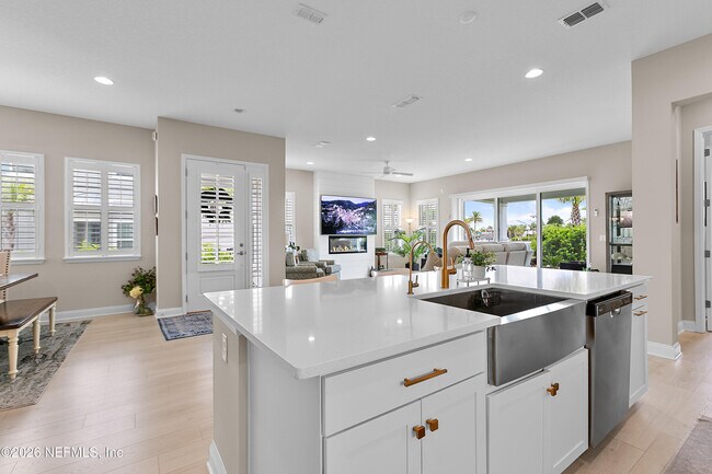 Building Photo - 547 Marquesa Cir