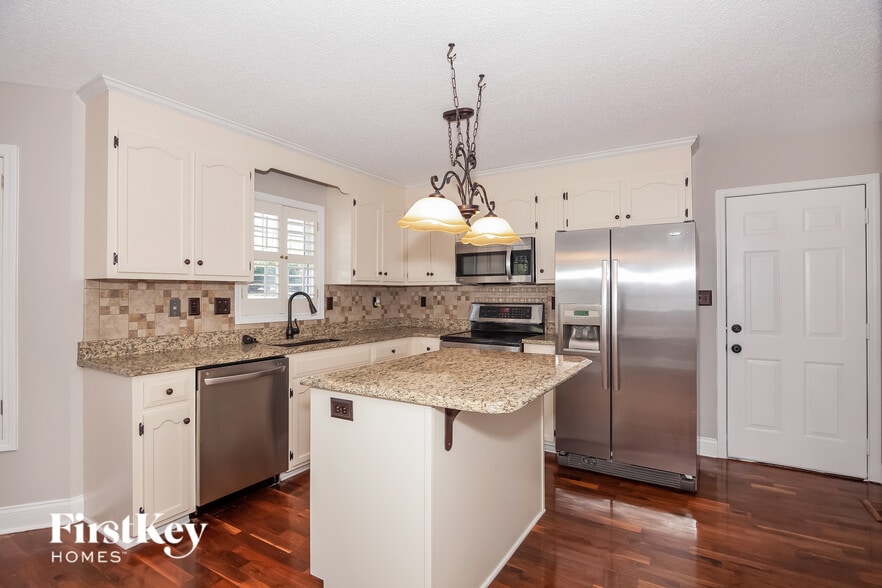 Building Photo - 120 Hunters Pointe Dr