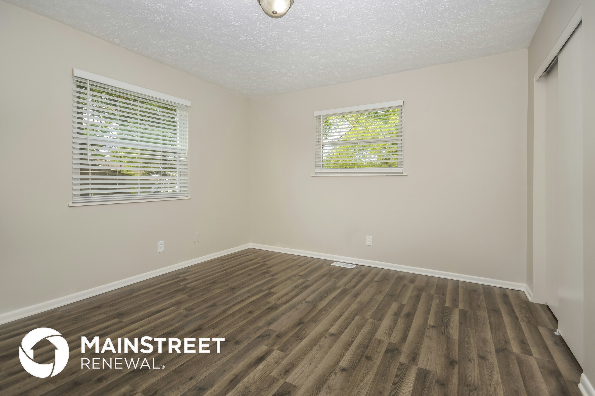 Building Photo - 815 Spring Valley Dr