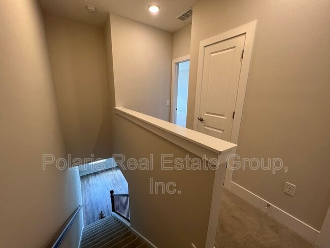 Building Photo - 577 Steinbeck Pl
