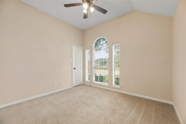 Building Photo - 210 Leisure Dr