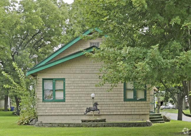 Building Photo - 6211 SW 14th St