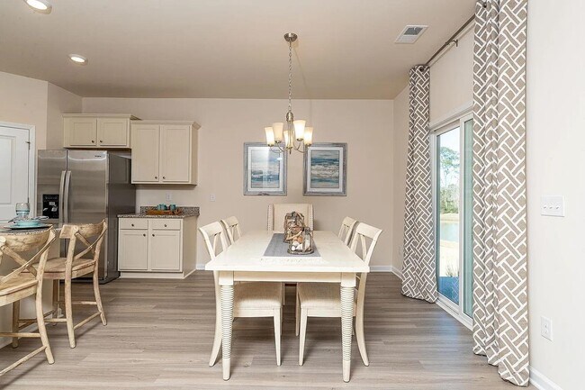 Building Photo - 1087 Sennema Cir