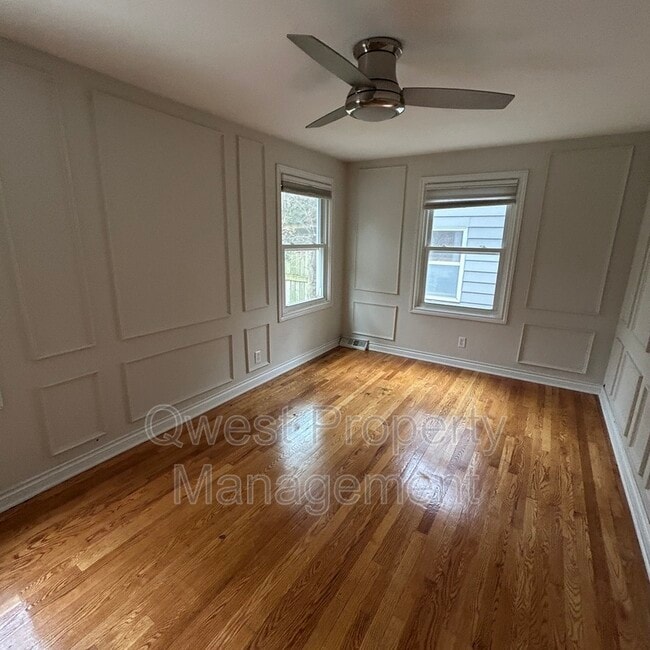 Building Photo - 1532 Sylvan Ave SE