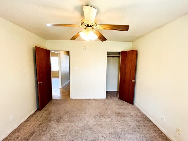 Building Photo - 5302 Daybreak Dr