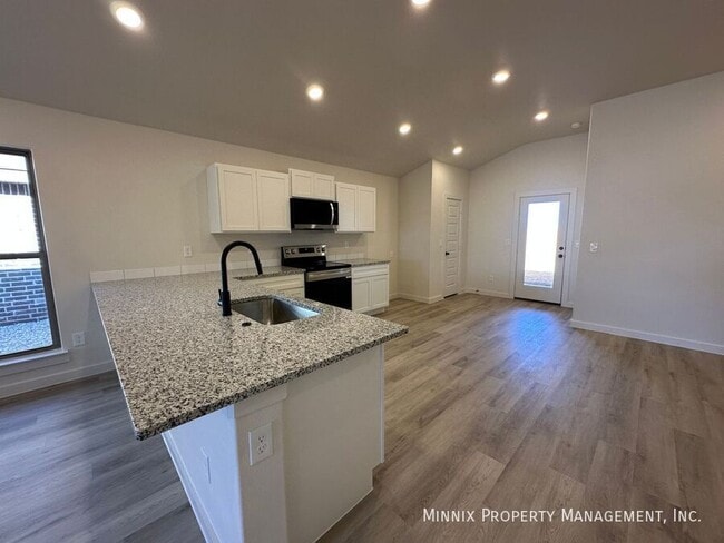 Building Photo - 2010 Cottonwood Ave