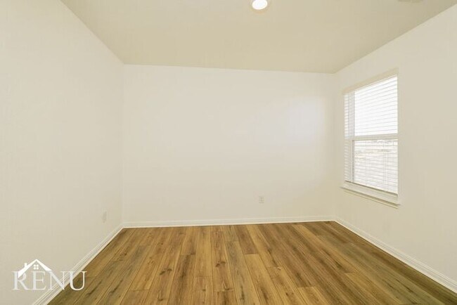 Building Photo - Coming Soon!