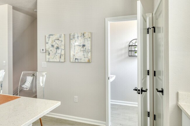 Building Photo - 1063 Farwell St