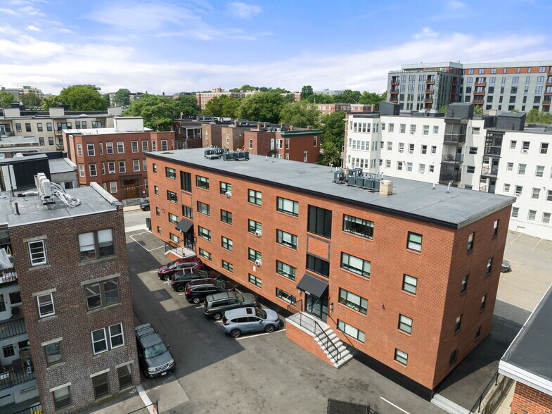 Building Photo - 329 Summit Ave